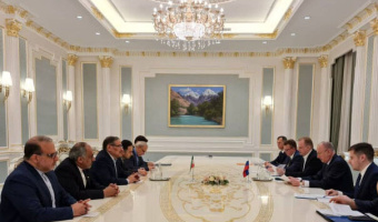 جهان باید در مقابله با سیاست‌های یک‌جانبه‌گرایانه آمریکا متحد شود